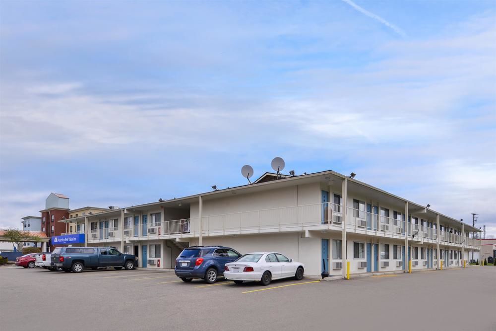 Days Inn By Wyndham New Philadelphia Exteriér fotografie